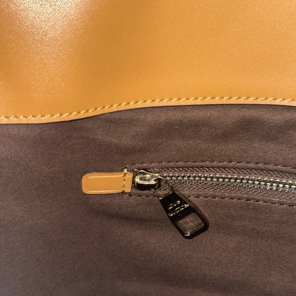 👑 Louis Vuitton White and Tan Minimalist Shoulder Bag (bucket bag) - Picture 7 of 11